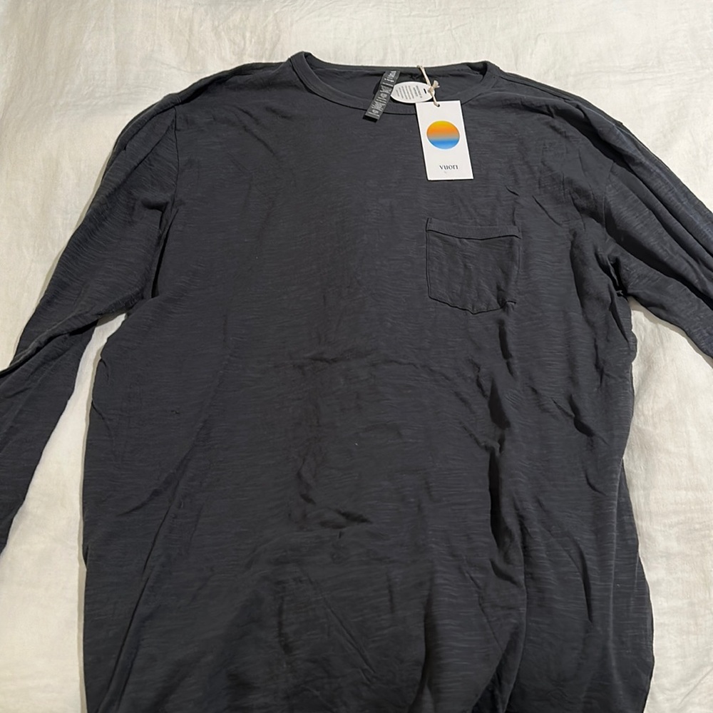 NWT Men's Vuori Long Sleeve "Rise Tee" colored Azure